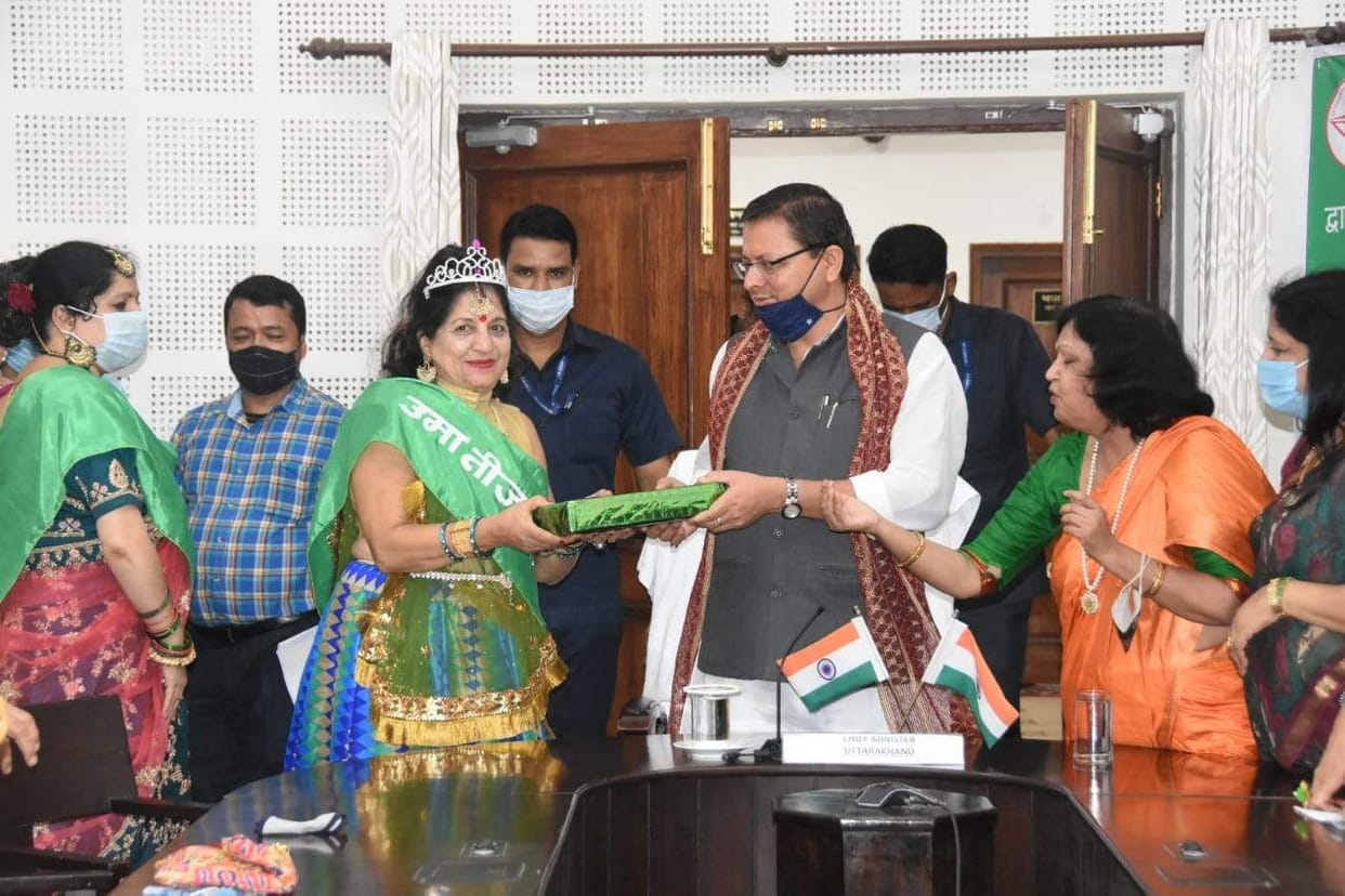 Swati wins Teej Sundari title, Pushpa becomes Malika