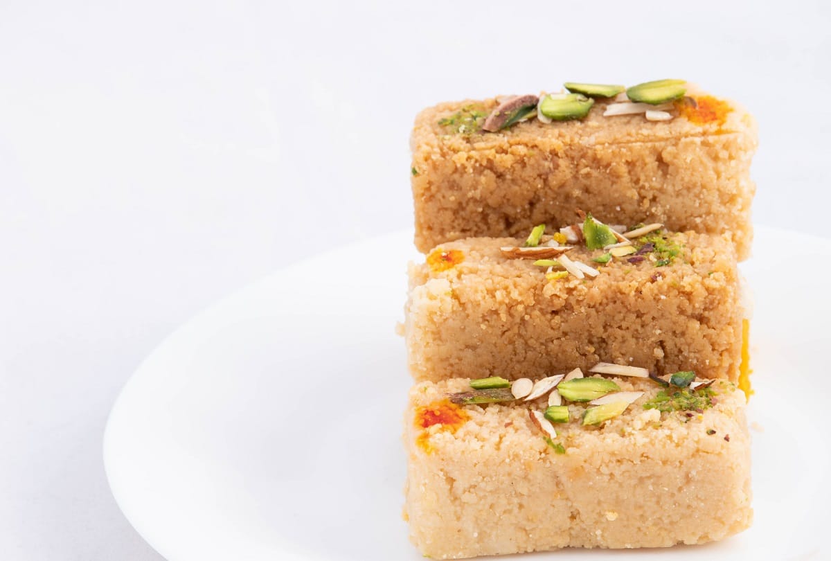 Food Tips recipe of Suji Milk Cake without using mawa