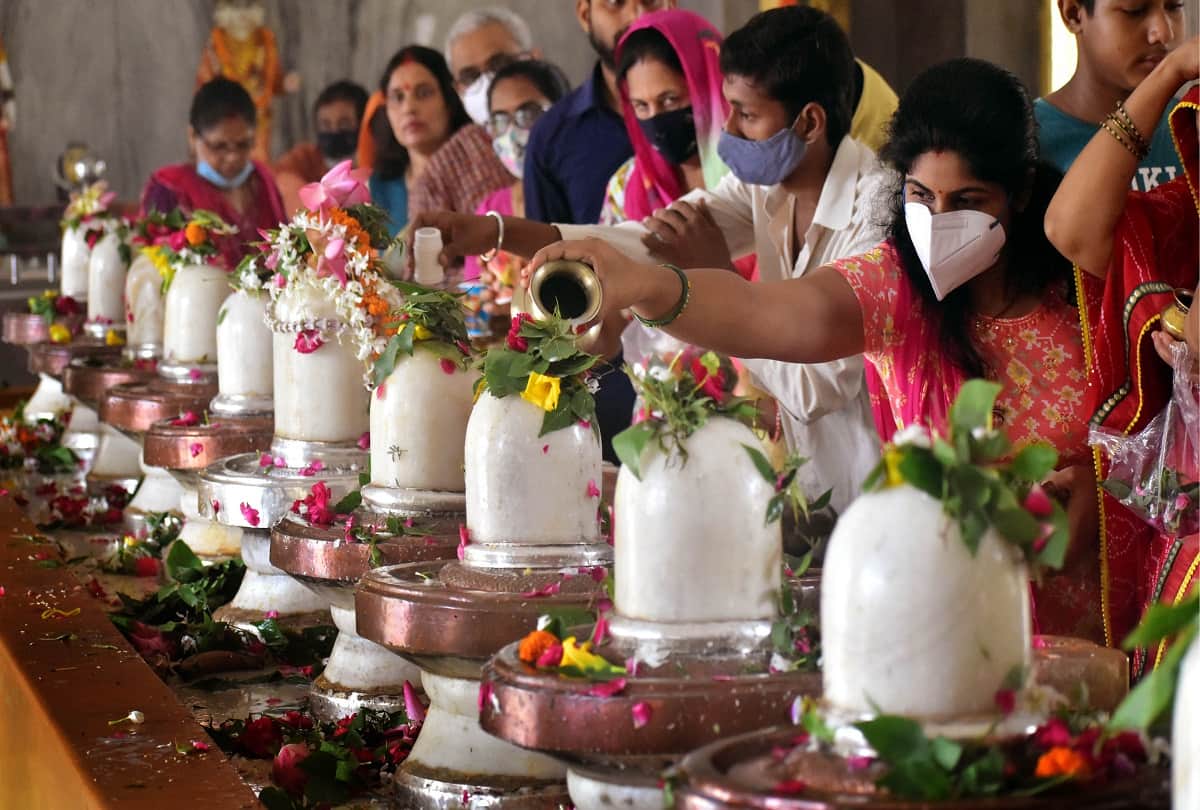 Huge crowd gathered in Shiv temples on the last Monday of Sawan