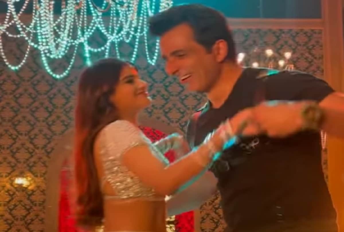 Sonu Sood danced with nidhhi agerwal on the song of Tum to thehre pardeshi video goes viral