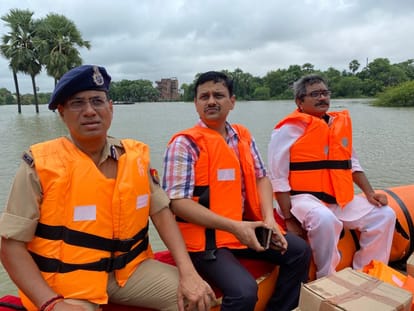 flood in varanasi situation going worsens in banaras pm modi called Dm and took reports of flood related situation in kashi and assured all possible support