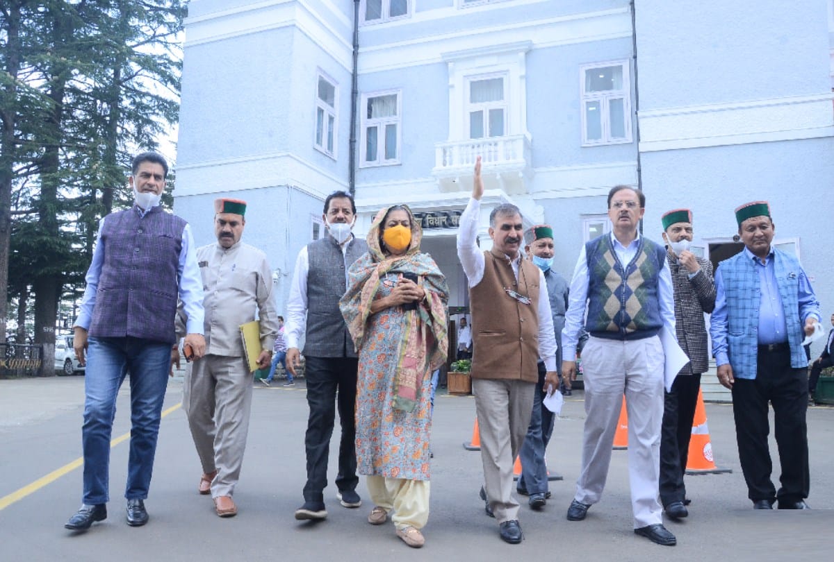 Himachal Assembly Monsoon Session: Opposition dissatisfied with the reply of the Health Minister staged a walkout from the House