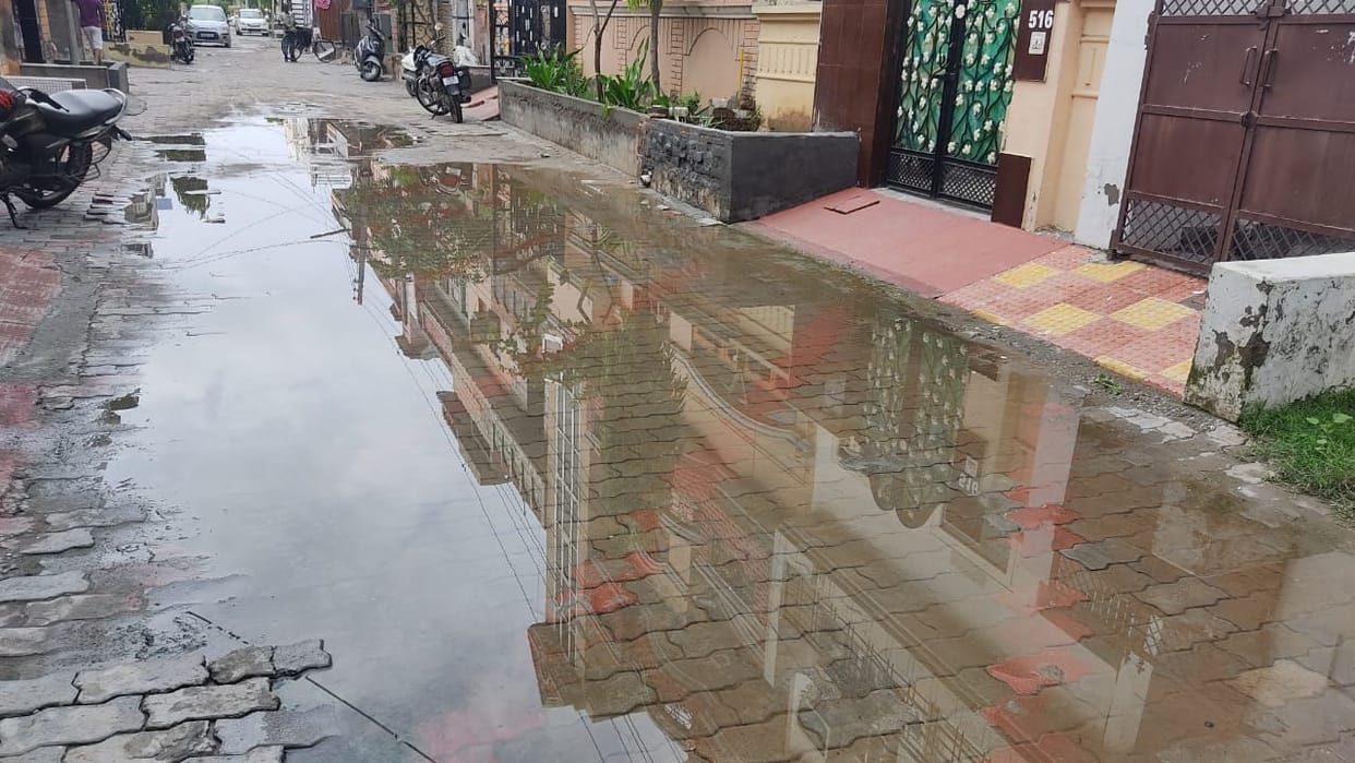 Water filled in the streets of HUDA Sector-19