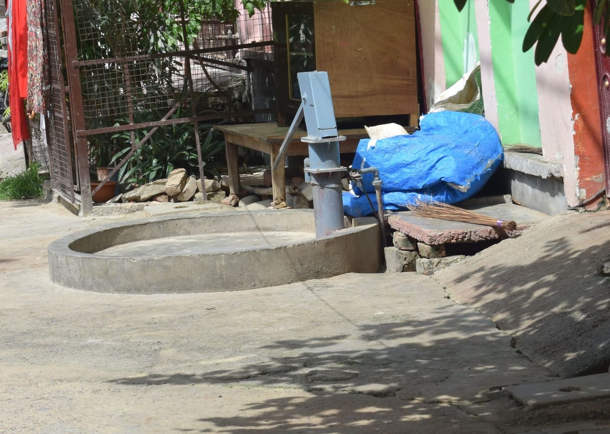 Officers continued to take action, hand pumps were not freed