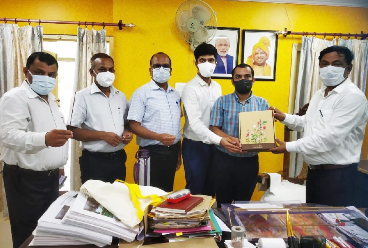 Incense sticks, perfumes and feathers will be made from flowers offered in temples in Gorakhpur