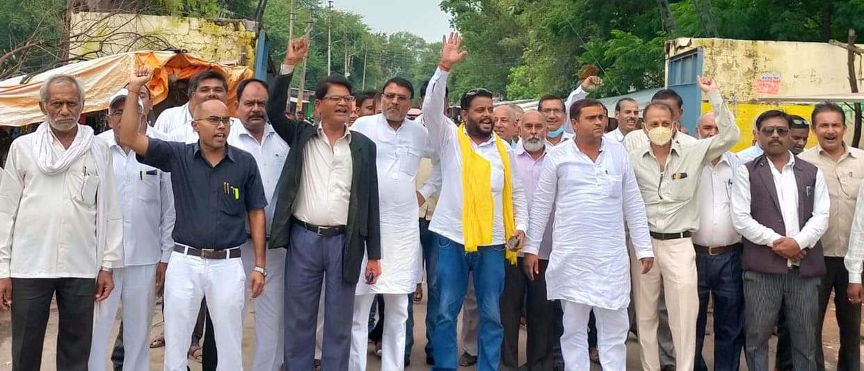 Advocate on strike against Deputy Registrar