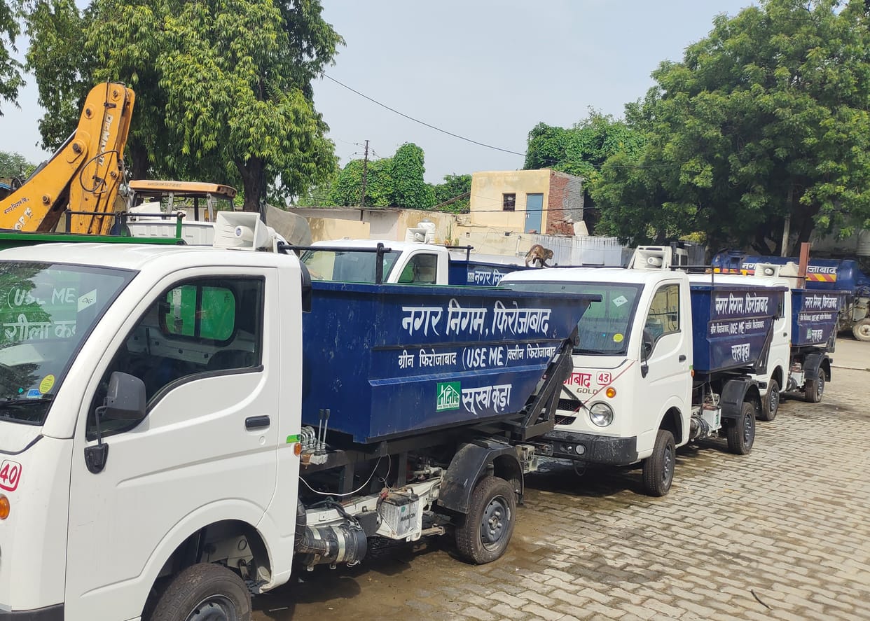 The new vehicles of the Municipal Corporation should not be condoned in the rain