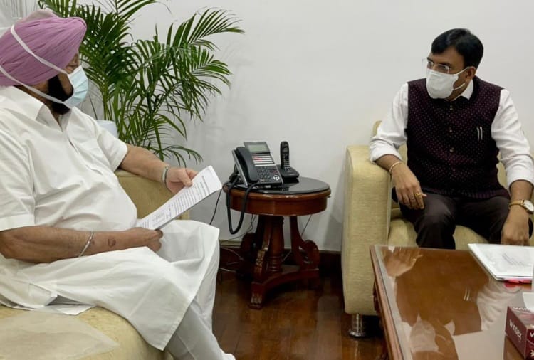 Punjab Chief Minister Captain Amarinder Singh met Union Health and Family Welfare Minister Mansukh Mandaviya 