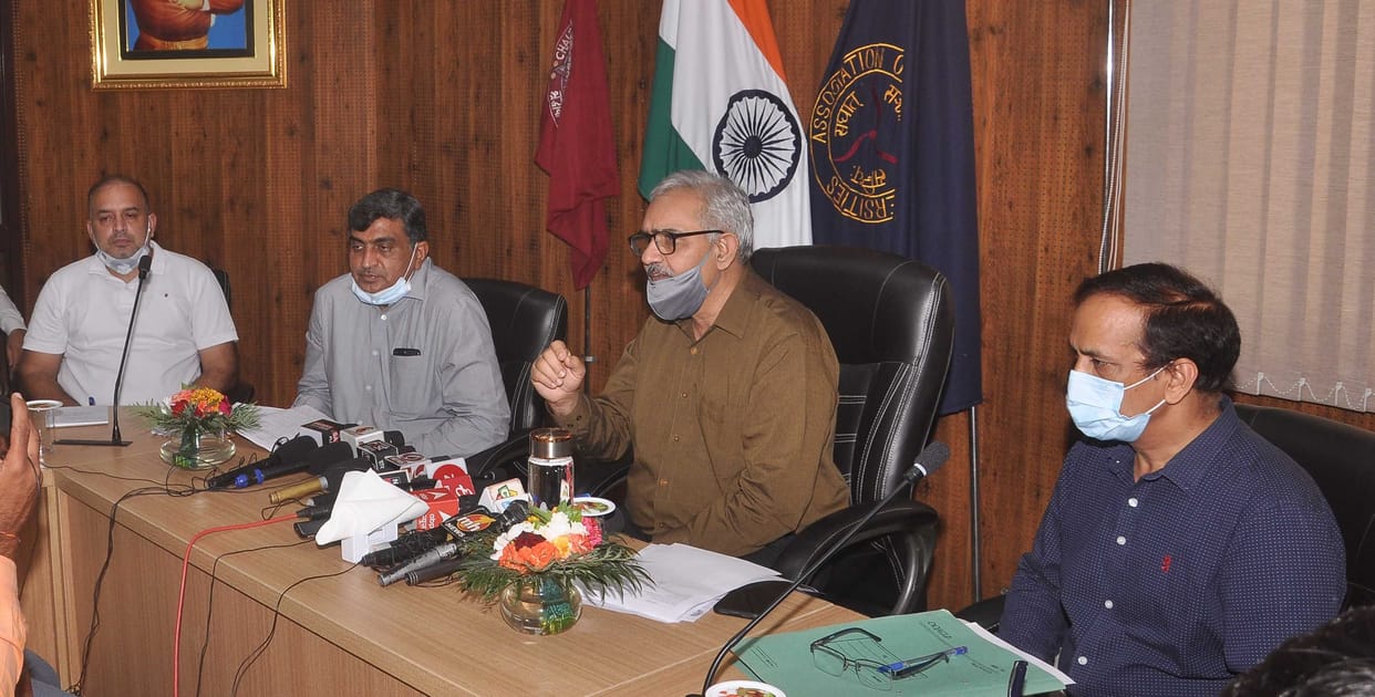 270 seats for 9 courses of University School for Graduate Studies will be admitted