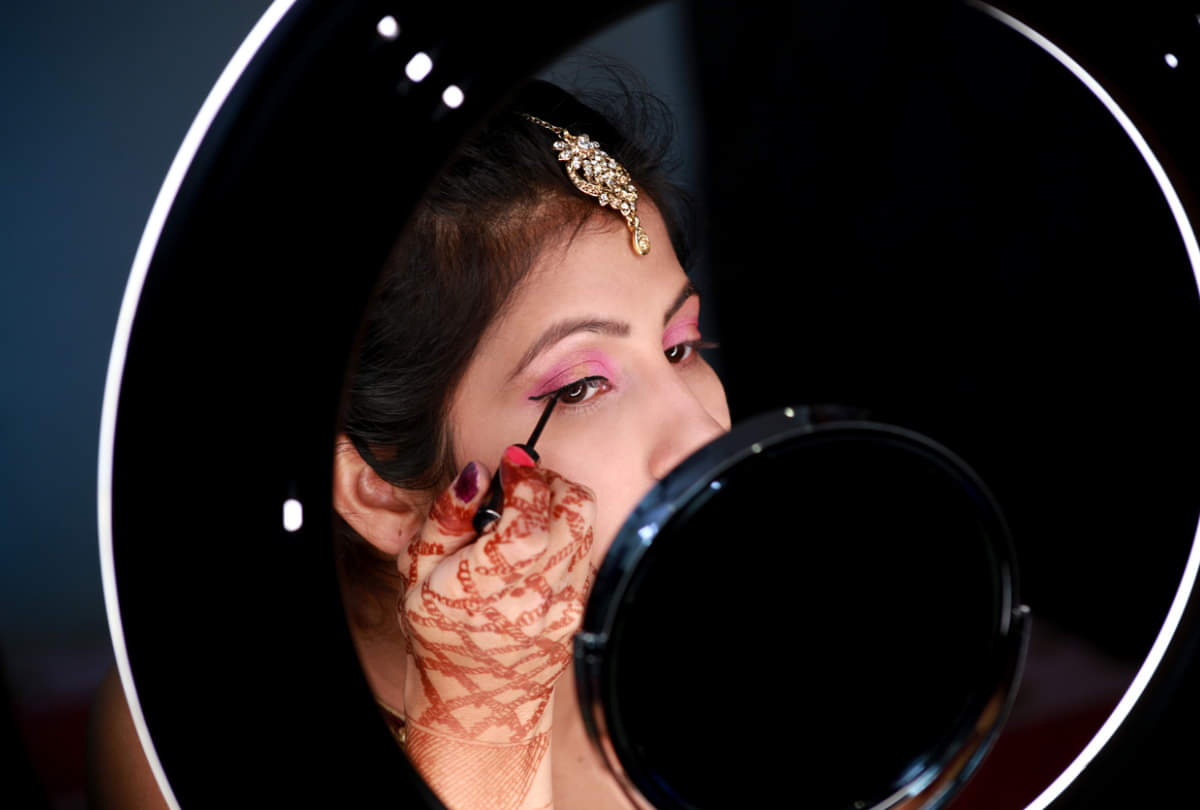 Sawan 2023: makeup step for sawan somvar puja ladies