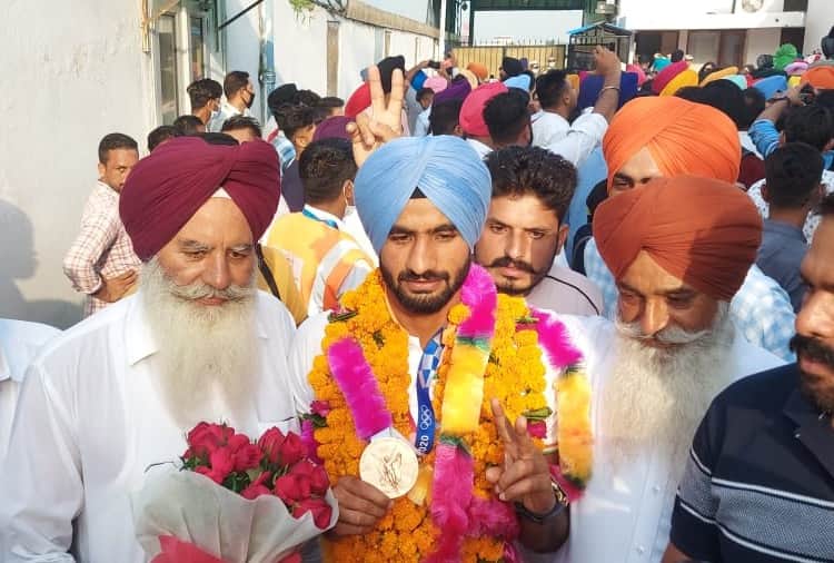 Indian Hockey players reached Amritsar of Punjab