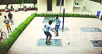 Petrol pump attacked in Swalenagar, employees were beaten up by running