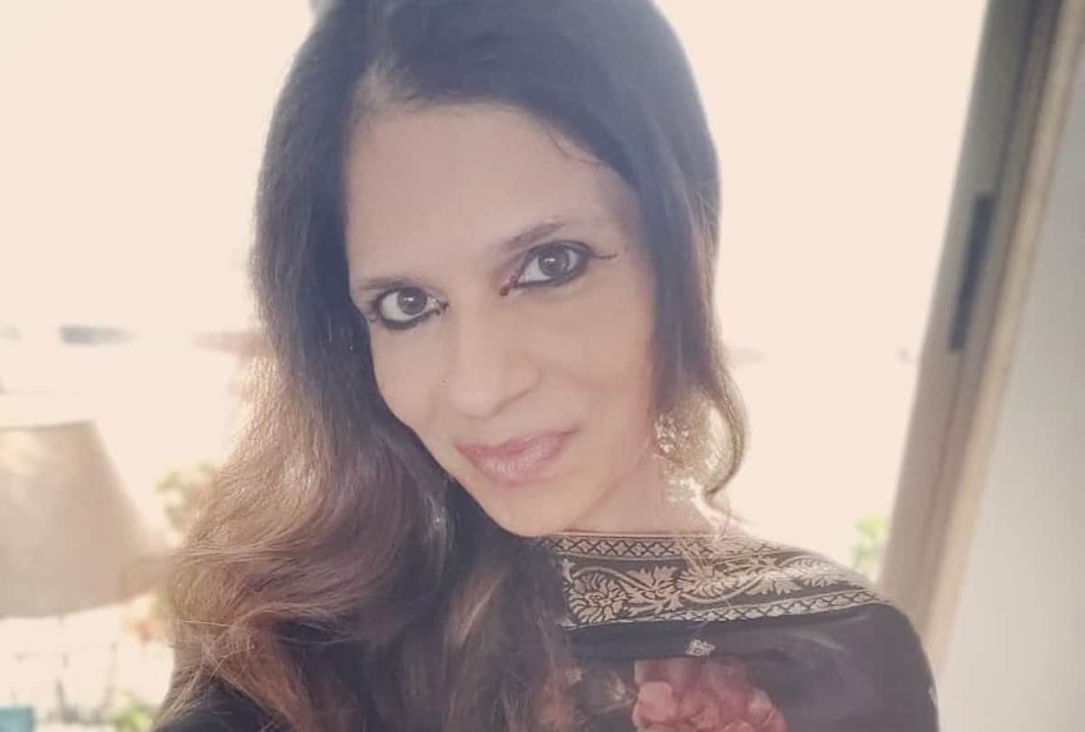 Saba shares rare pic of baby Ibrahim in Saif's arms and Sara posing beside them