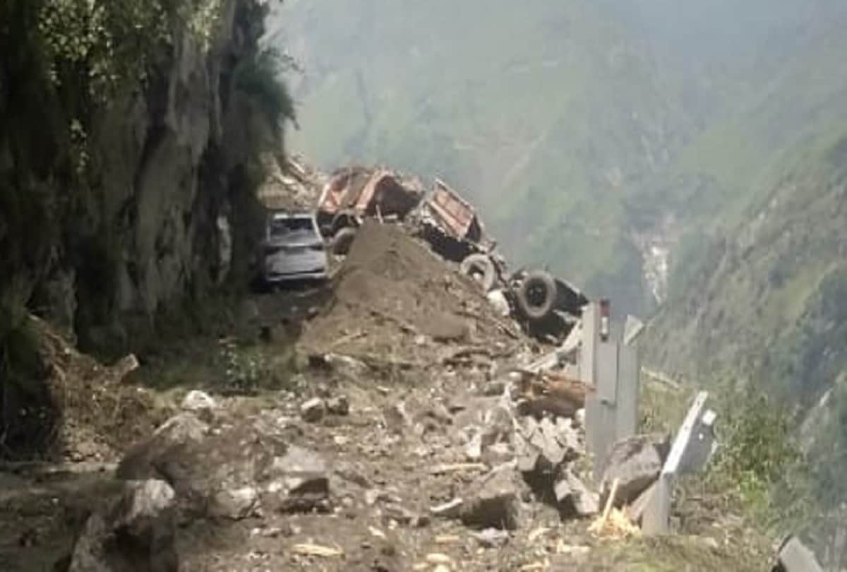 Himachal pradesh kinnaur land slide case HRTC bus or others car stuck in debris rescue operation going on by itbp
