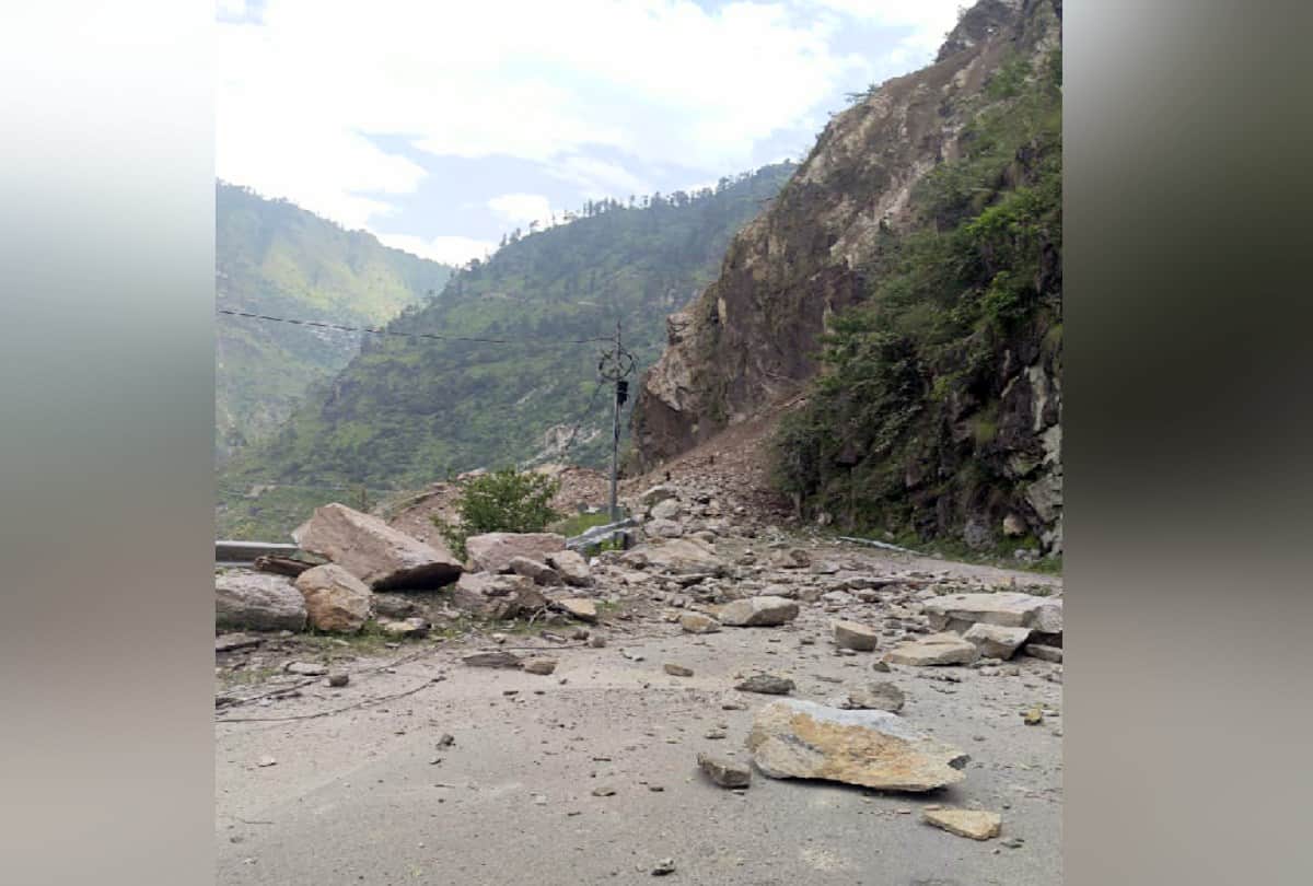 kinnaur himachal landslide latest update: After 16 days boulder fall on  people from the mountain, see the scary scene in the pictures