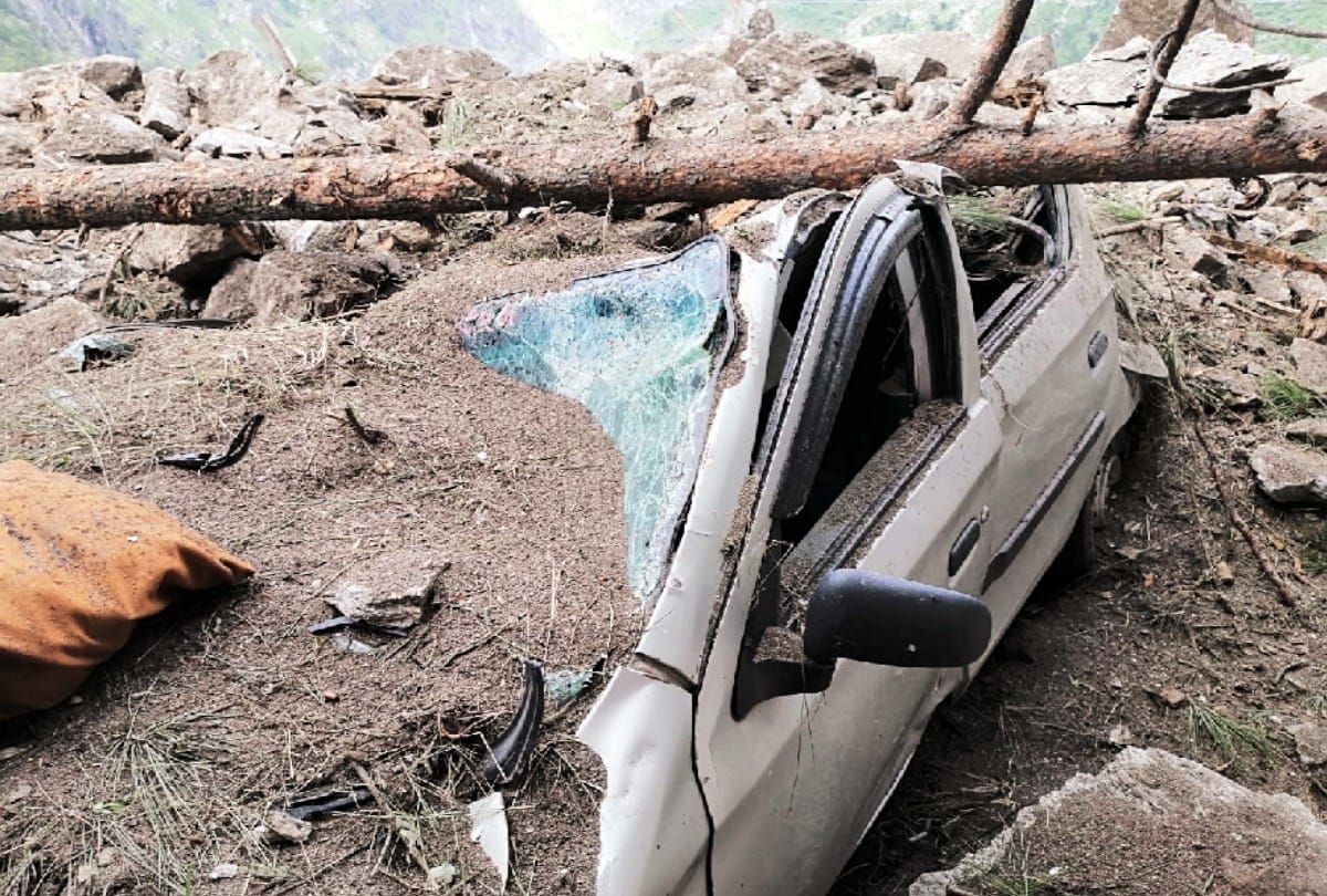 kinnaur himachal landslide latest update: After 16 days boulder fall on  people from the mountain, see the scary scene in the pictures