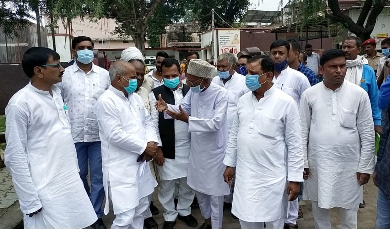SP workers met SP to protest against atrocities on Dalits