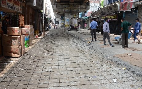 Construction of service road of Shyamganj flyover started