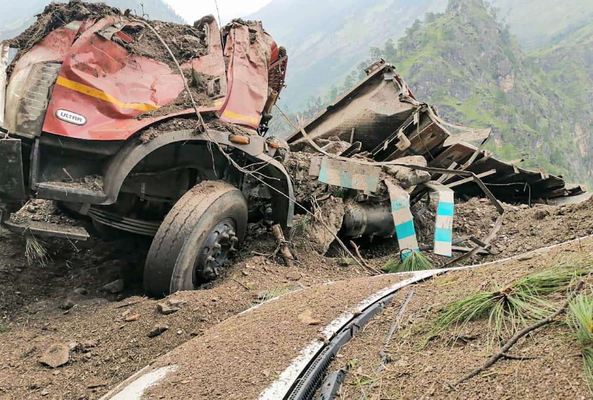kinnaur himachal landslide latest update: After 16 days boulder fall on  people from the mountain, see the scary scene in the pictures