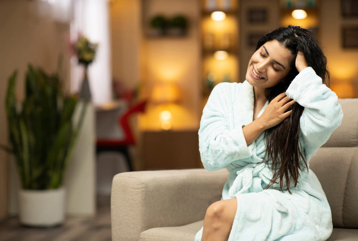 Post Holi Skin And Hair Care Tips In Hindi Rang Churane Ke Gharelu Nuskhe