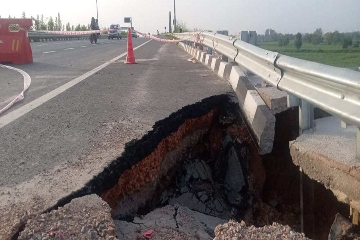 Meerut News: Roads collapsed at many places on Delhi-Meerut Expressway and see photos