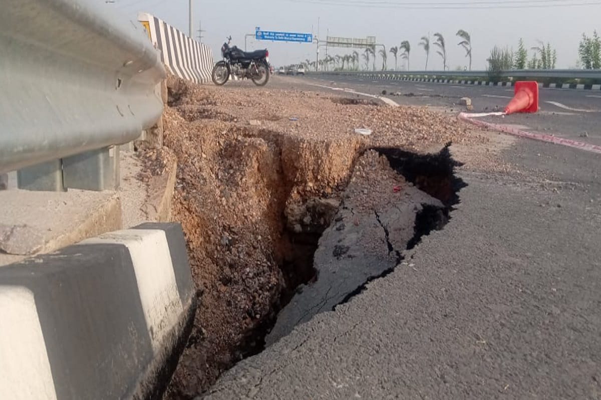 Meerut News: Roads collapsed at many places on Delhi-Meerut Expressway and see photos