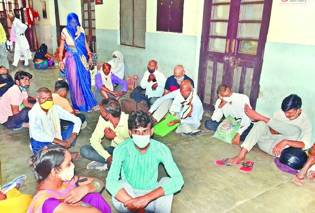 Agra Sn Medical College Patients Waiting For Treatment Of Cancer