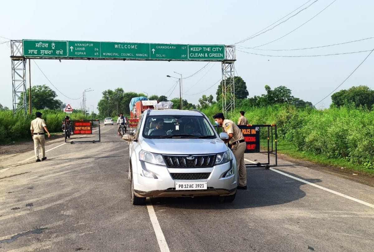 himachal news: police checking RTPCR Report at una Mehatpur