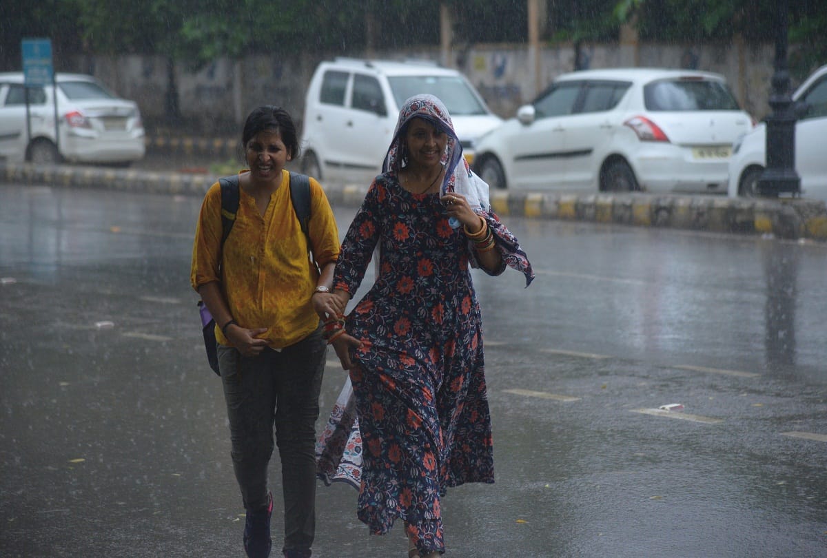 Delhi ncr weather update rain lashes in some part and sun shines in some part