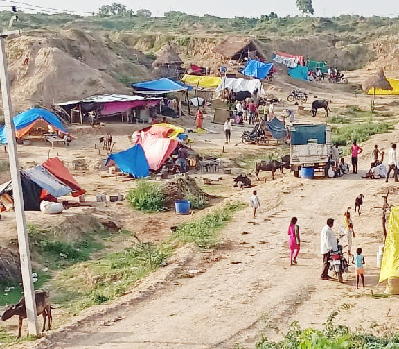 Flood left swamps and rot in 38 villages of Bah