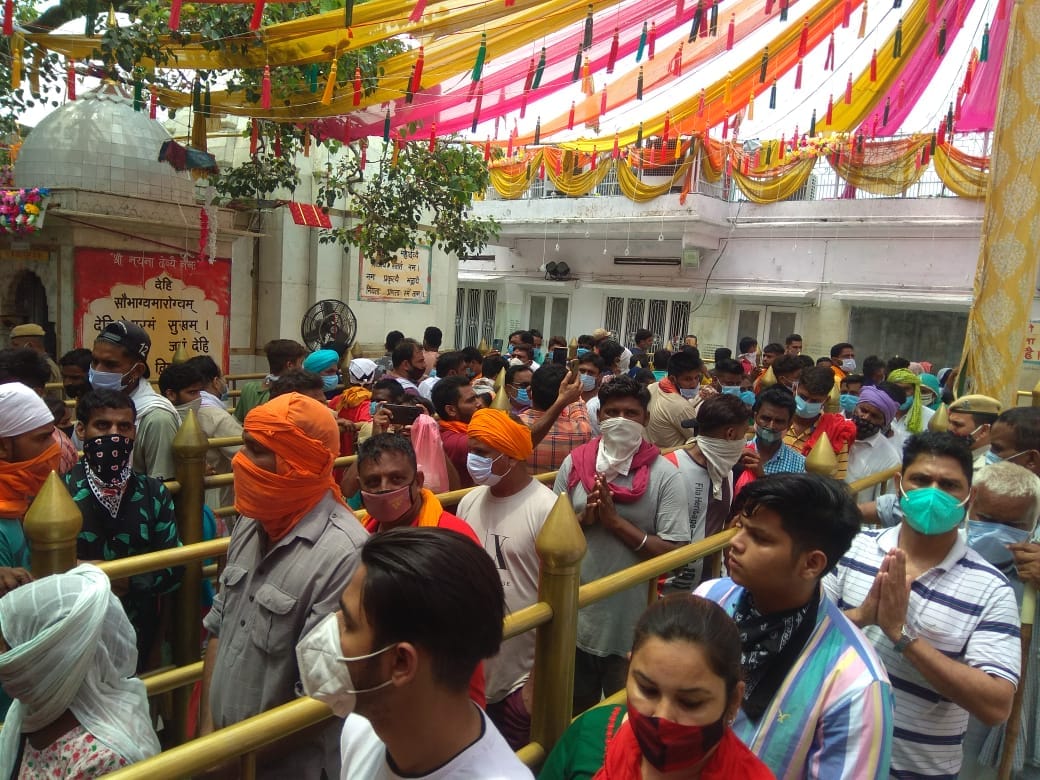 On the fourth fair of Shravan Ashtami, 2,1500 devotees got their heads renovated