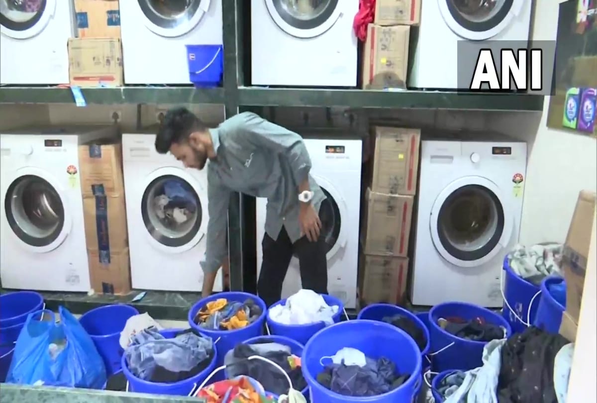 Community washing in Mumbai: Unique initiative of NGO, five pairs of clothes being washed for Rs 55