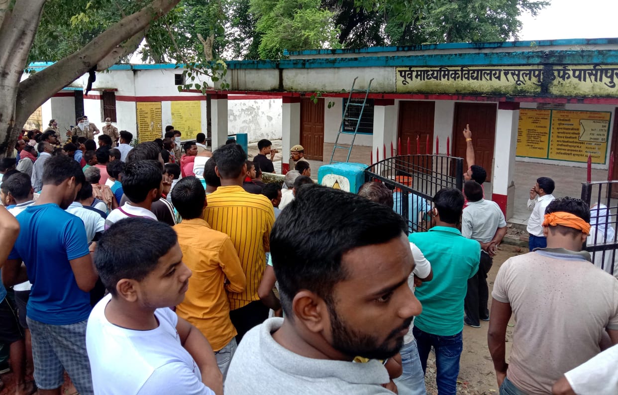 Dead body of three missing youth found hanging from tree