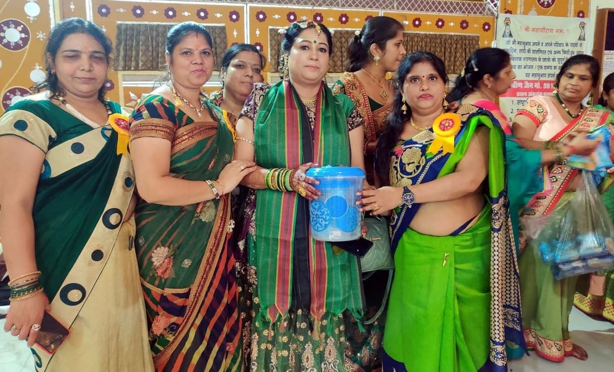 Female Jain Paras celebrated Teej festival in Jain temple