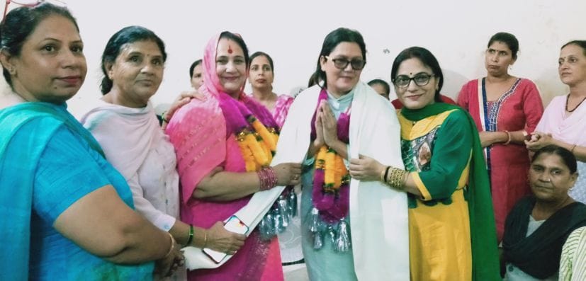 Uma got honoured.