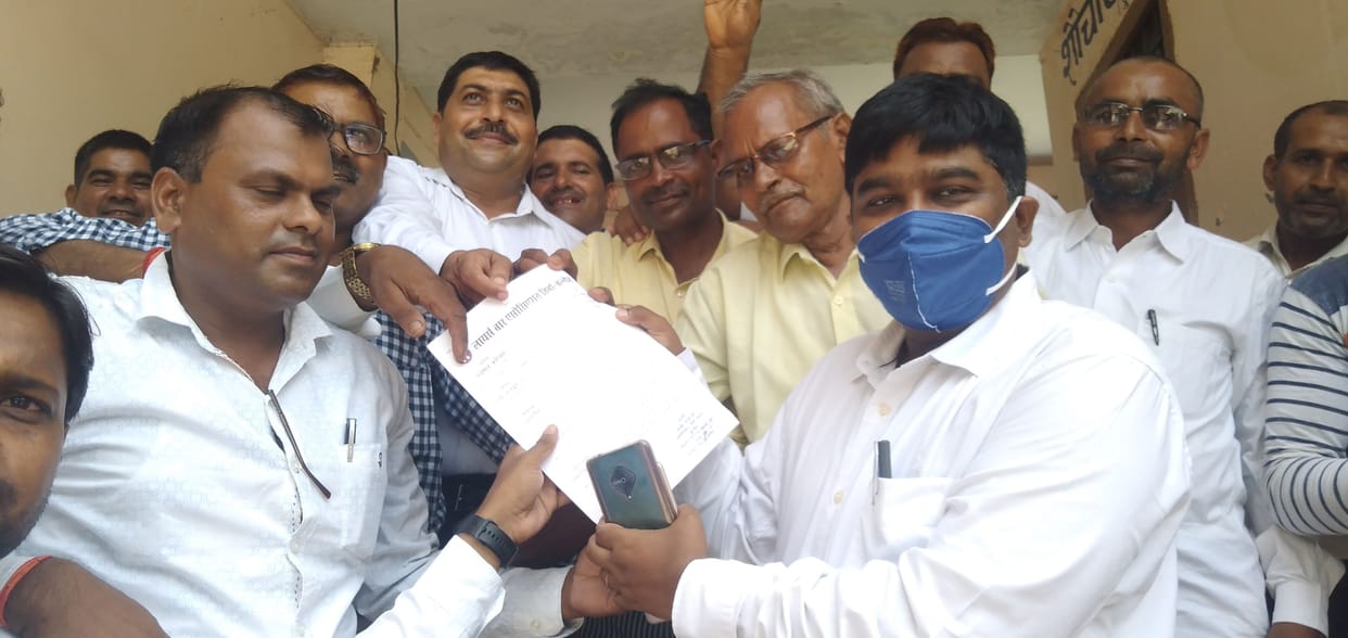 Lawyers demonstrated, demanded SDM