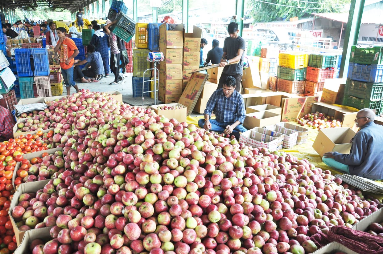 Wages taking 8 rupees on 20 kg crate of apples