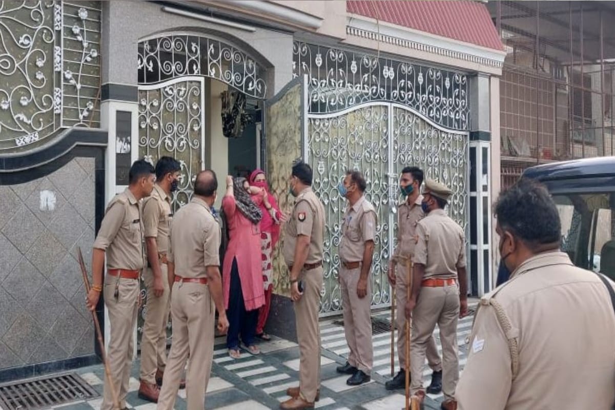 Meerut: Police engaged in search of history-sheeter Haji Galla in Sotiganj