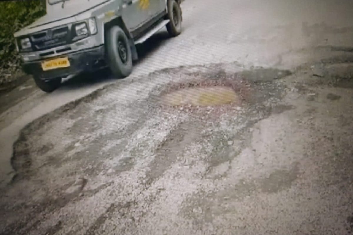 NHAI has misled the PMO by sending a pit-free report but now the RTI activist has revealed