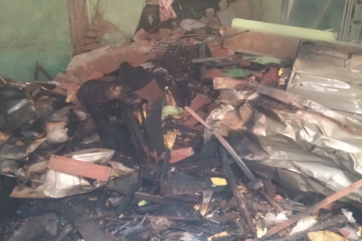 Shamli News: Firecrackers kept in the house exploded, woman died