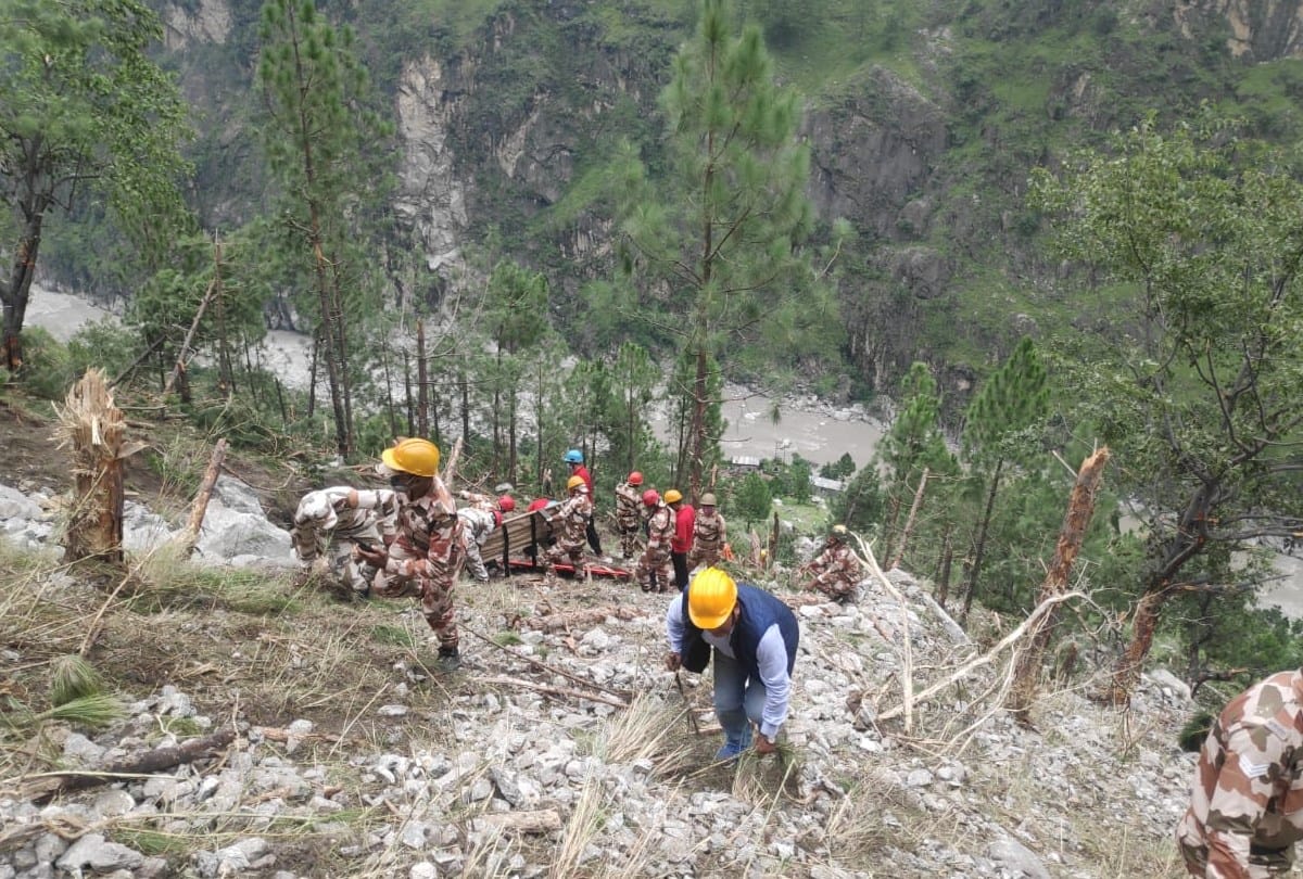 landslides in kinnaur lahaul spiti in himachal pradesh due to mountains layers are getting weak day by day