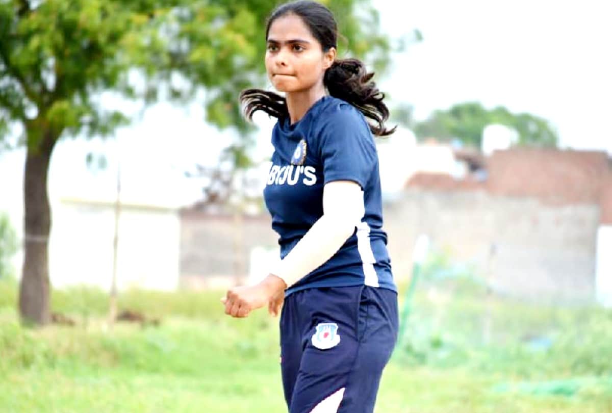 Indian Women Team Announced For World Cup 2022 Cricket Two Players Deepti Sharma and Poonam Yadav Selected