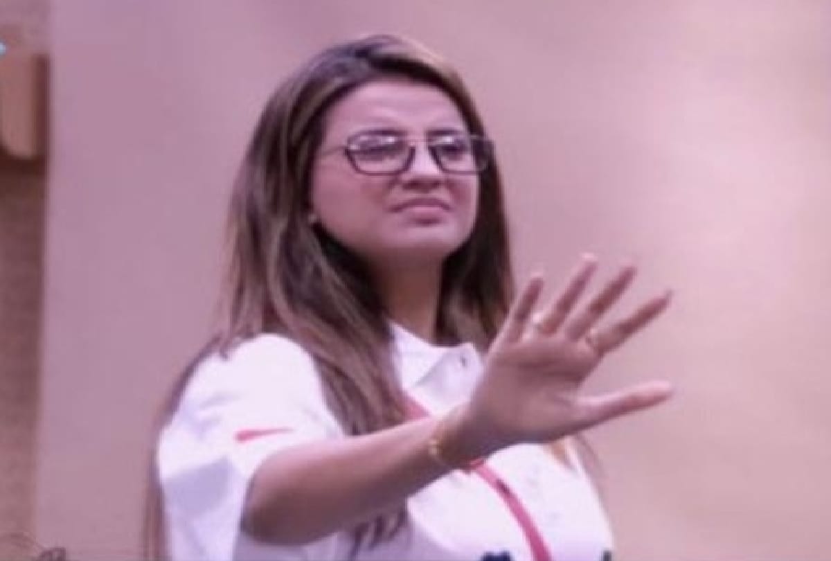 Akshara Singh is Millind Gaba new connection after Pratik connects with Neha on BB OTT