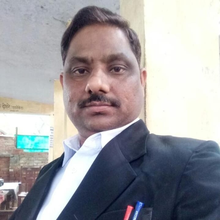etawah news,Advocate dies after being hit by a train