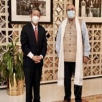 भारत में अमेरिका के अंतरिम राजदूत अतुल केशप और तिब्बती प्रतिनिधि न्गोडुप डोंगचेंग