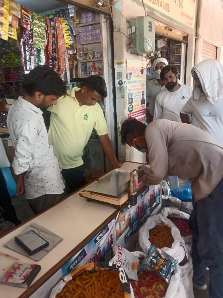 4 people fall ill after consuming mustard oil
