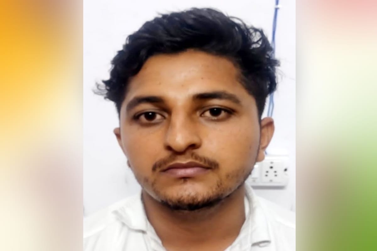 UP: Man arrested for making identity card breached in Election Commissions website, has made more than 30 thousand voter ID