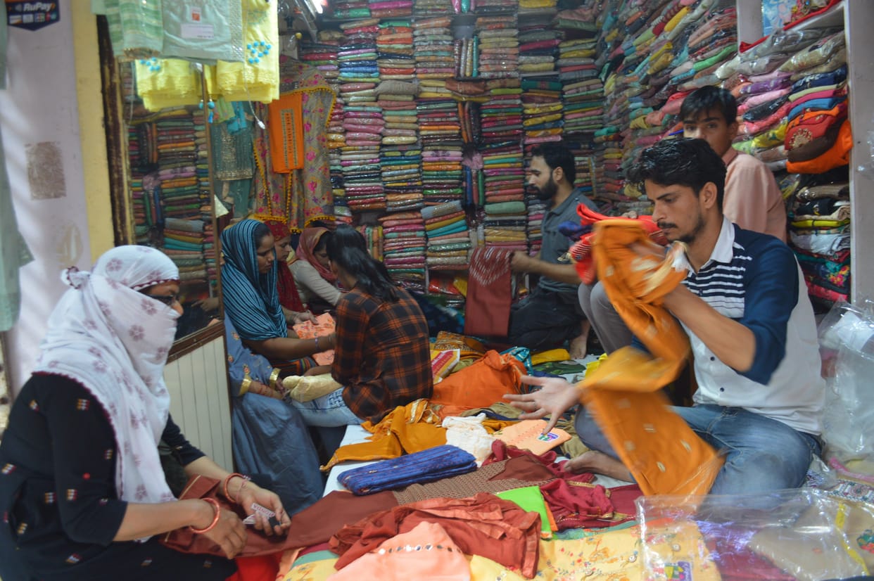 Hathras: Auspicious coincidence for buyers from today, there will be a boom in the market on the festival