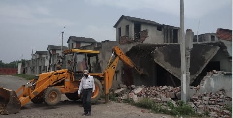 BDA demolished illegal colonies on Badaun Road