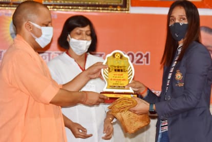 UP government will give two crore rupees to gold medalist Neeraj Chopra